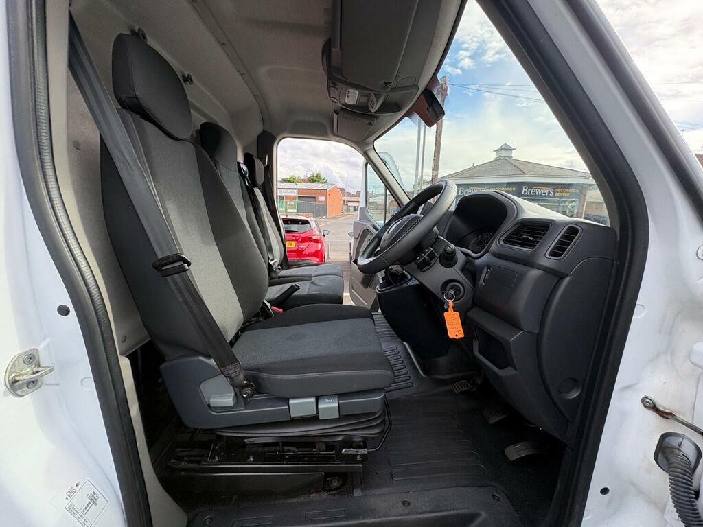Renault Master 2.3 Dci 35 Business Fwd Lwb Medium Roof Euro 6 HK23WUW White #3
