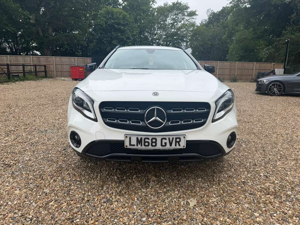 Mercedes-Benz GLA Class 1.6 Gla180 Urban Edition Suv 7G-dct Eur LM68GVR White #2