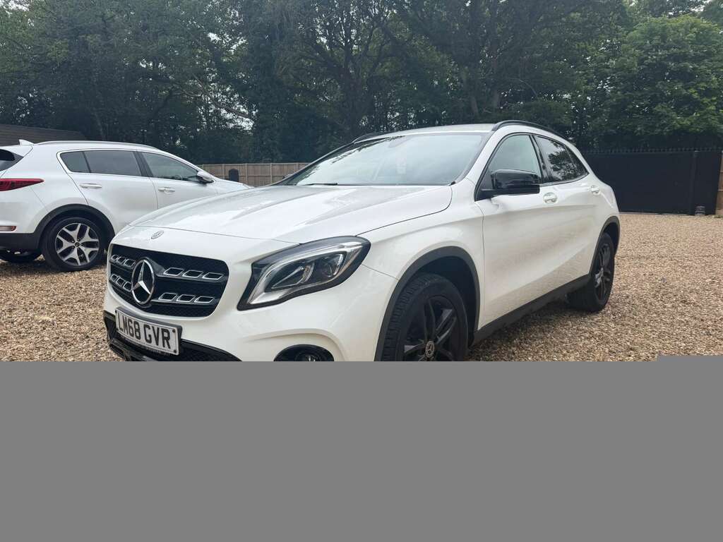 Mercedes-Benz GLA Class 1.6 Gla180 Urban Edition Suv 7G-dct Eur LM68GVR White #3