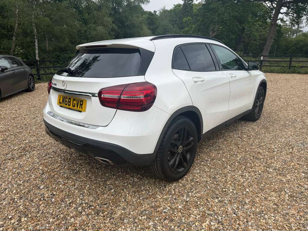 Mercedes-Benz GLA Class 1.6 Gla180 Urban Edition Suv 7G-dct Eur LM68GVR White #6