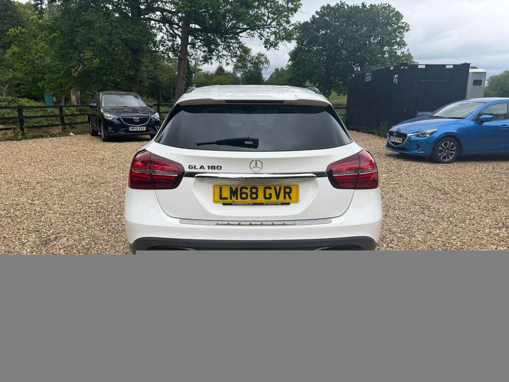 Mercedes-Benz GLA Class 1.6 Gla180 Urban Edition Suv 7G-dct Eur LM68GVR White #5