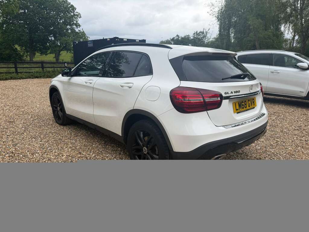 Mercedes-Benz GLA Class 1.6 Gla180 Urban Edition Suv 7G-dct Eur LM68GVR White #4