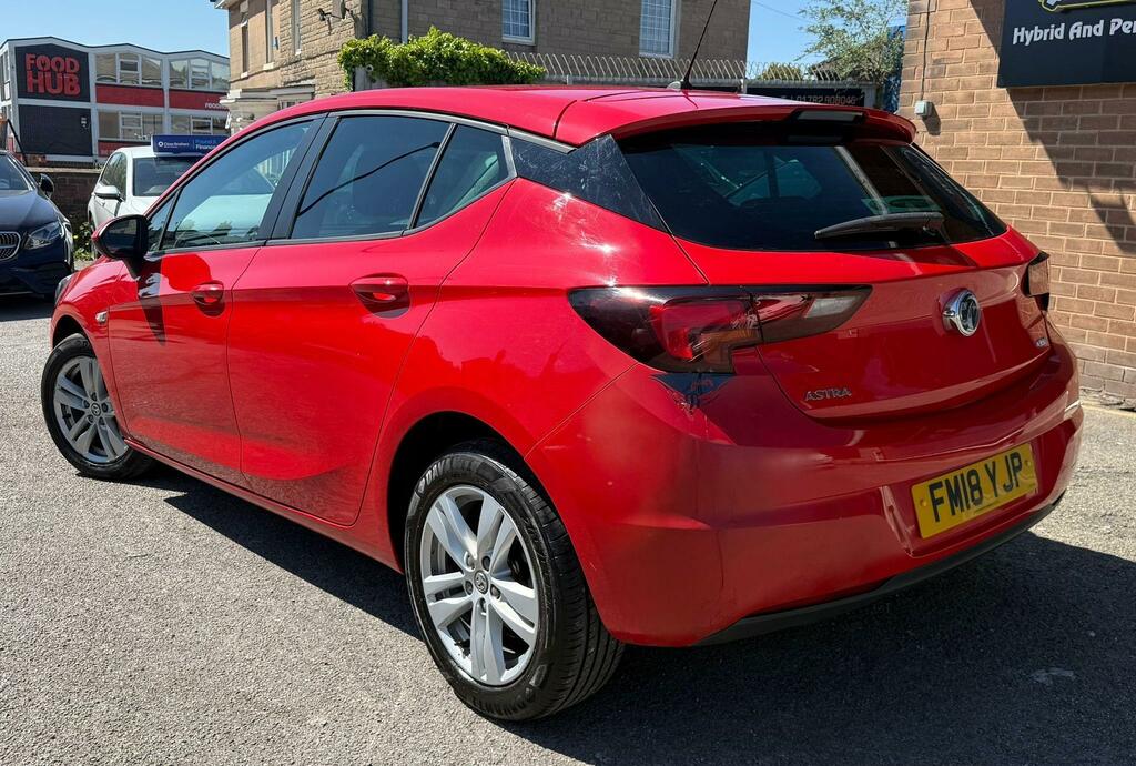 Vauxhall Astra 1.6 Cdti Ecoflex Design Hatchback FM18YJP Red #4