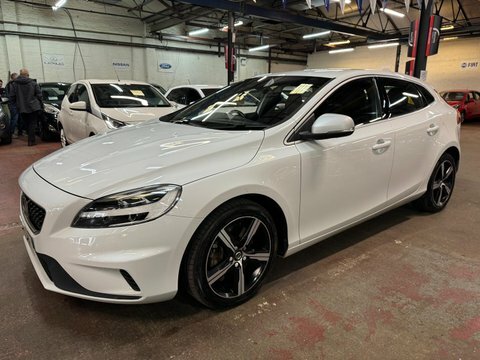 Volvo V40 T2 R-design Nav MJ19ONP White #3