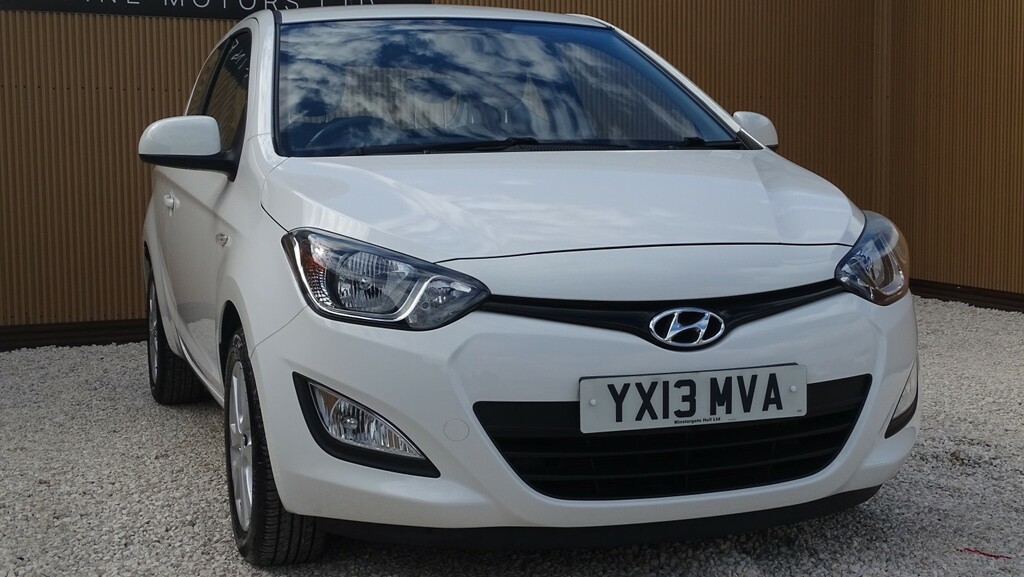 Hyundai I20 Hatchback 1.2 Active 201313 White #3