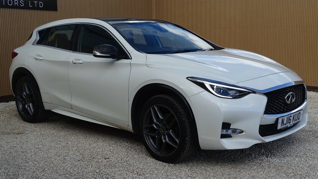 Infiniti Q30 Hatchback 1.5 D Sport 201616 NJ16KUO White #4