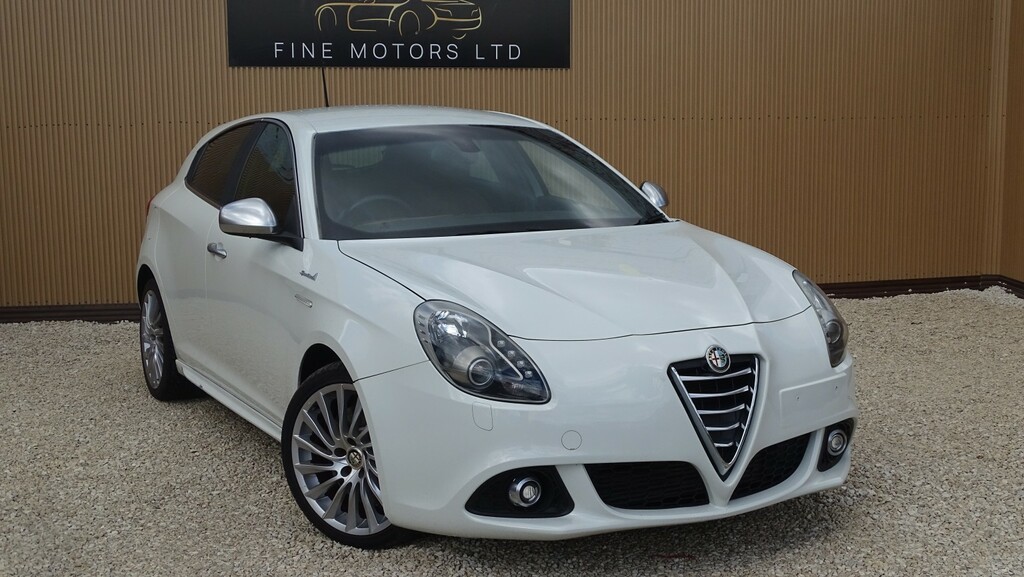 Alfa Romeo Giulietta Hatchback 1.4 Tb Multiair Sprint Speciale 201515 White
