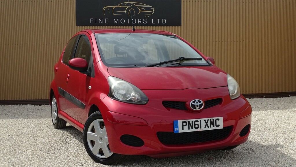 Toyota Aygo Hatchback 1.0 Vvt-i Ice 201161 Red