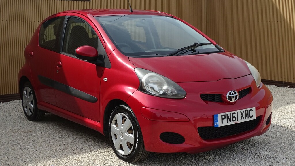 Toyota Aygo Hatchback 1.0 Vvt-i Ice 201161 Red #4
