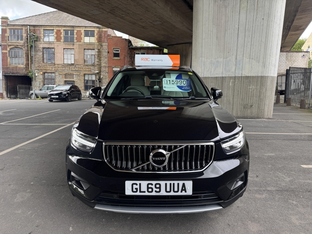 Volvo XC40 2.0 D3 Inscription Pro GL69UUA Black #3