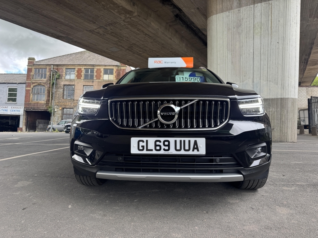 Volvo XC40 2.0 D3 Inscription Pro GL69UUA Black #4