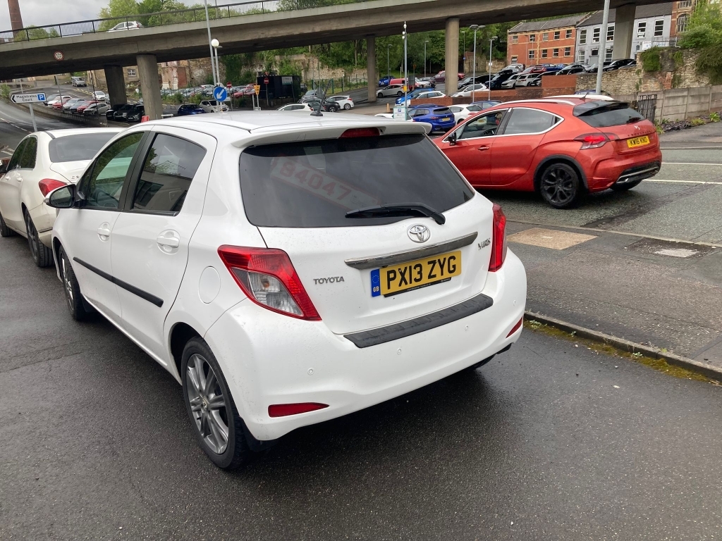 Toyota Yaris 1.3 Vvt-i Sr PX13ZYG White #2