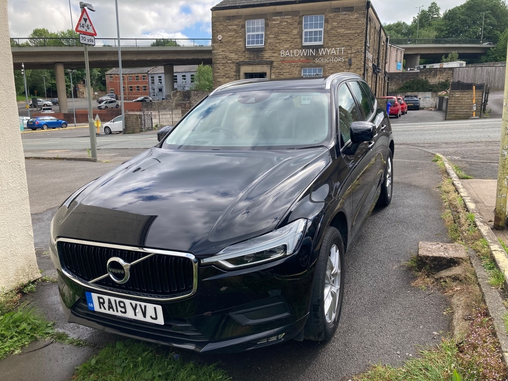 Volvo XC60 2.0 T5 Momentum Pro Awd Black