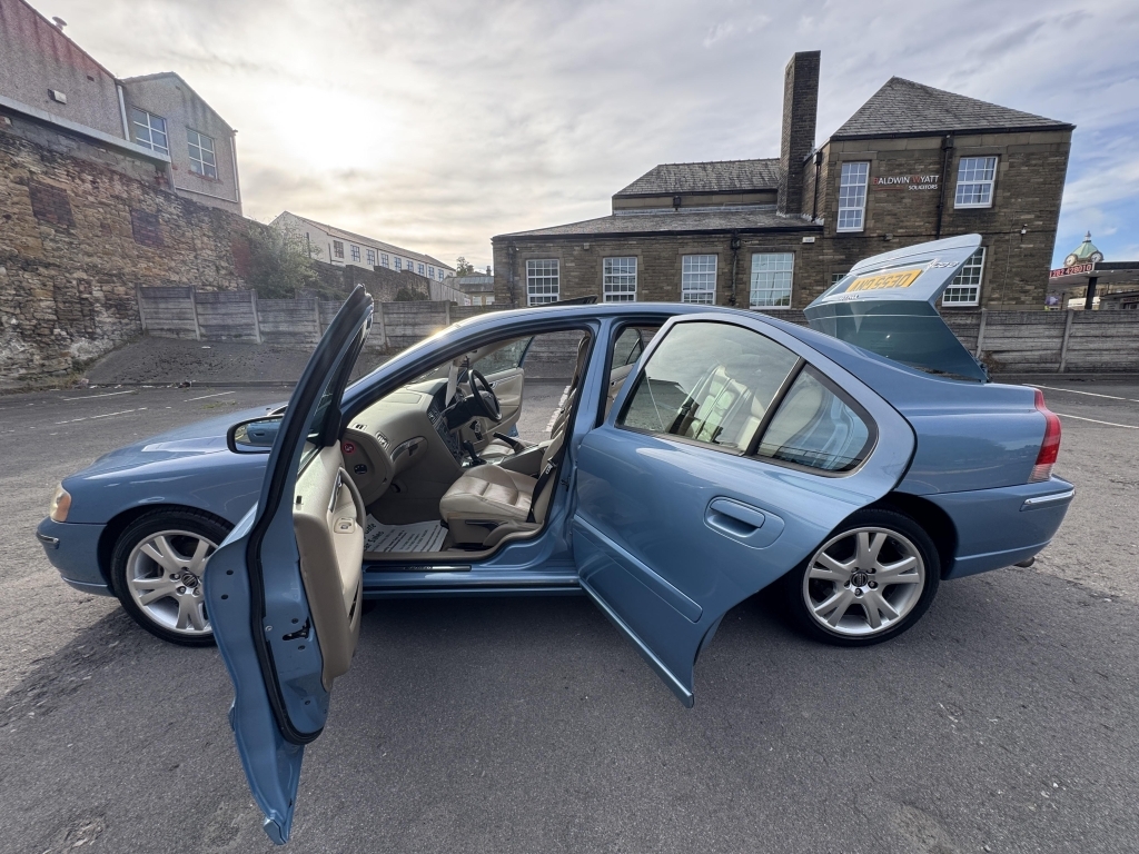 Volvo S60 2.4 D5 Se Silver #52