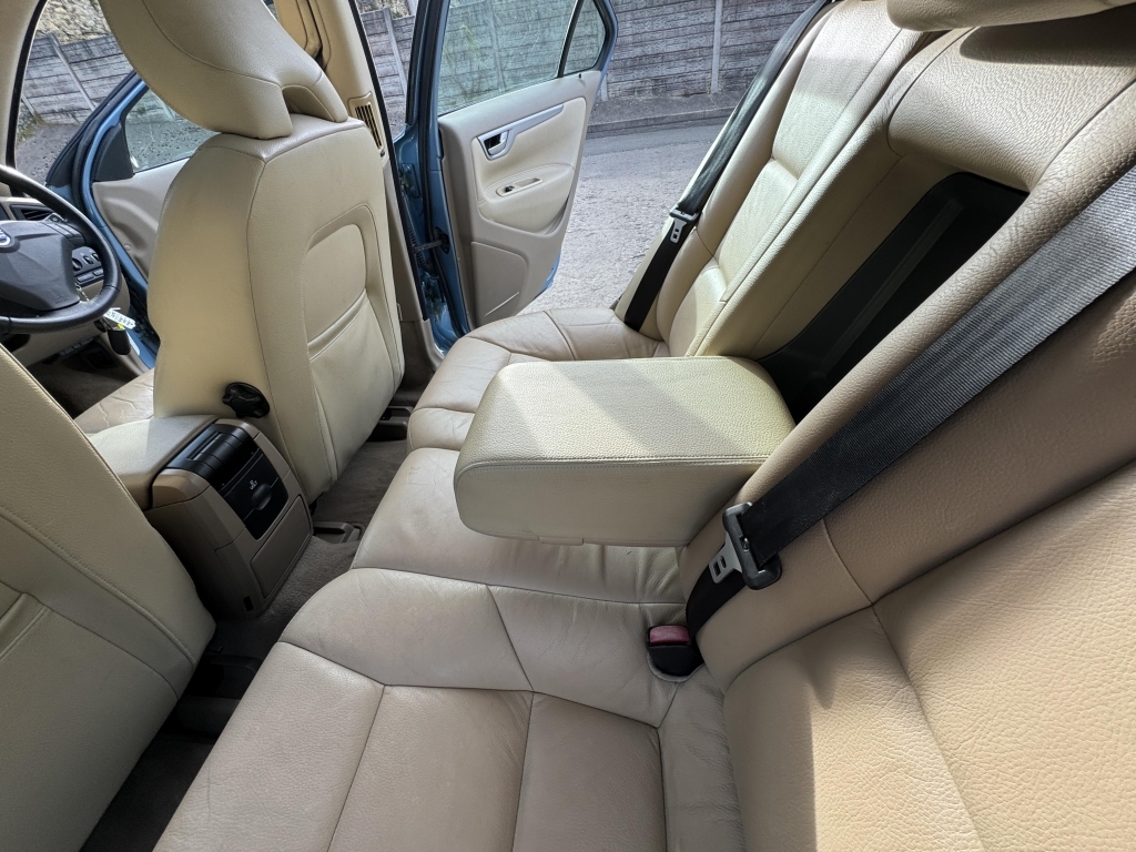 Volvo S60 2.4 D5 Se Silver #30