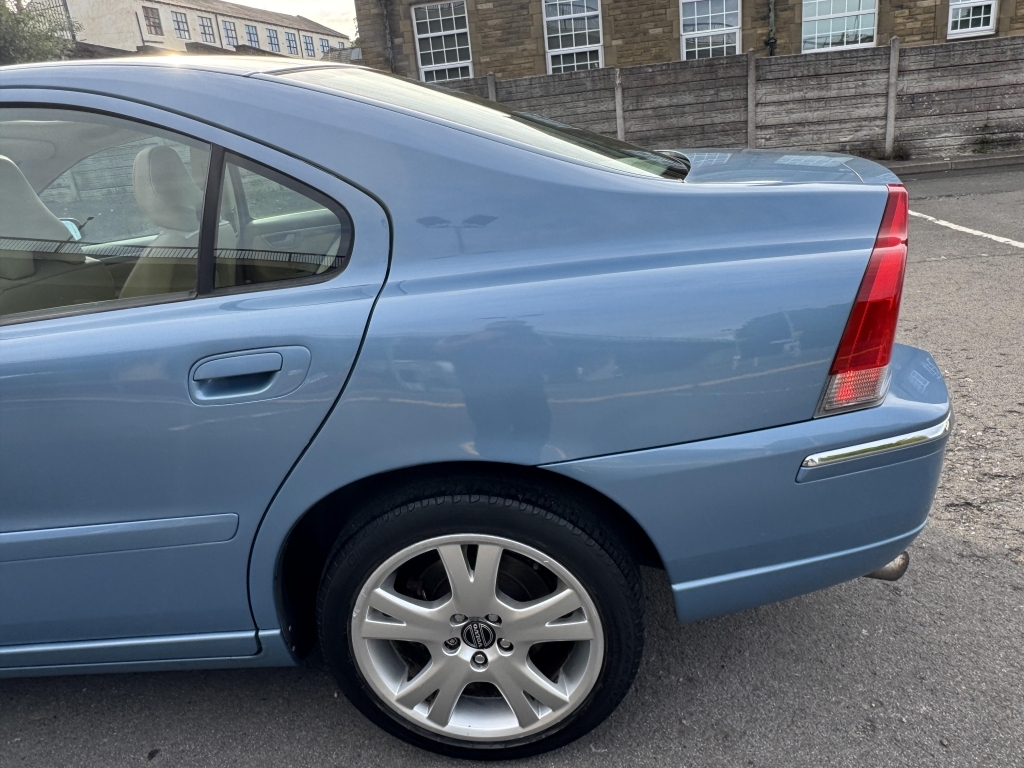 Volvo S60 2.4 D5 Se Silver #60