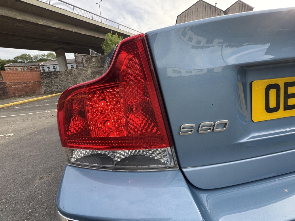 Volvo S60 2.4 D5 Se Silver #55