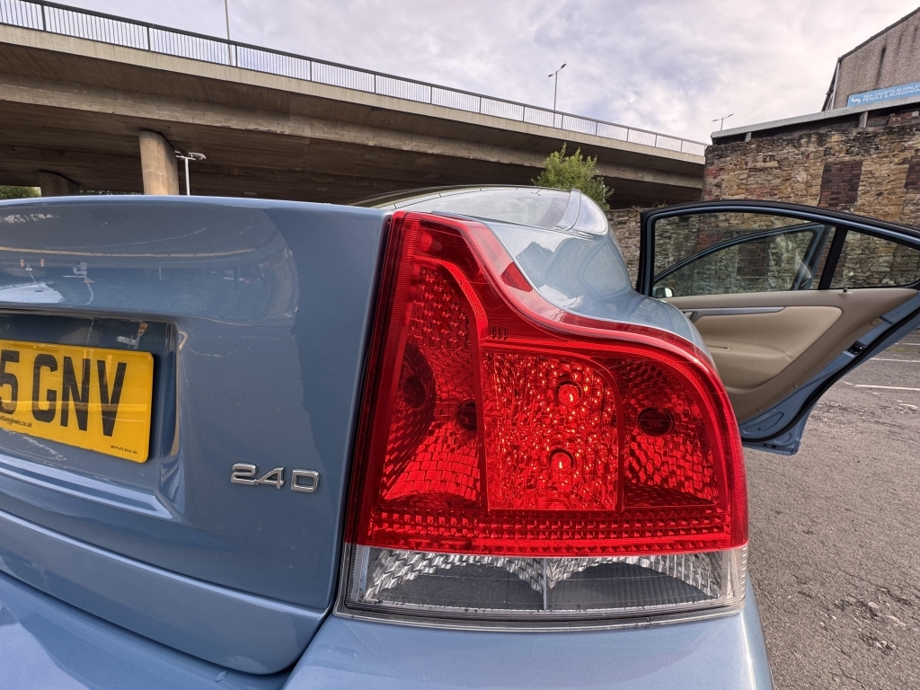 Volvo S60 2.4 D5 Se Silver #57