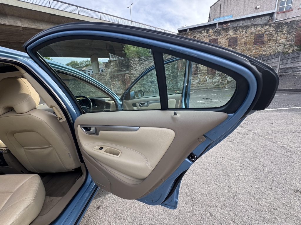 Volvo S60 2.4 D5 Se Silver #45