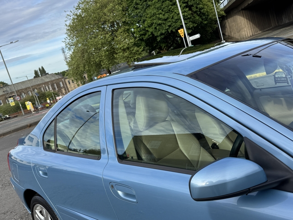 Volvo S60 2.4 D5 Se Silver #7