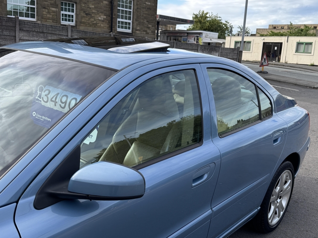Volvo S60 2.4 D5 Se Silver #9