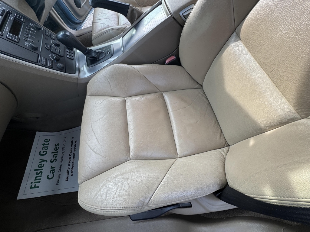 Volvo S60 2.4 D5 Se Silver #34