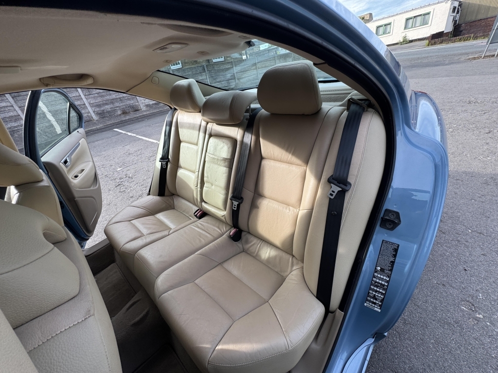 Volvo S60 2.4 D5 Se Silver #31