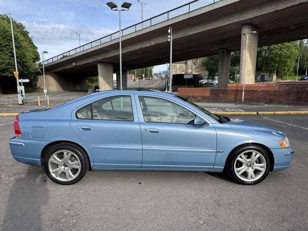 Volvo S60 2.4 D5 Se Silver #10