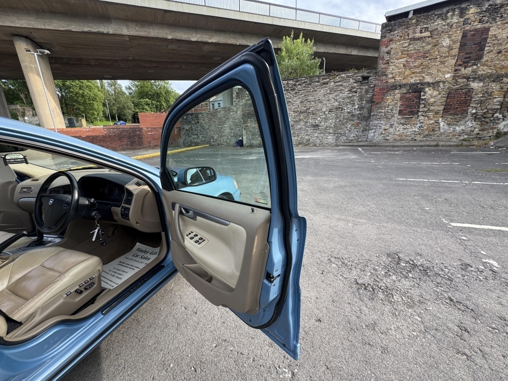 Volvo S60 2.4 D5 Se Silver #48