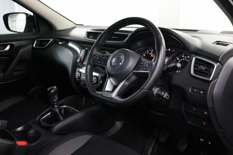 Nissan Qashqai 2019 69 Dig-t YF69WPW Black #4