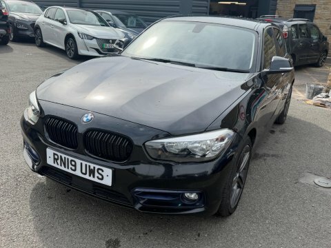 BMW 1 Series 2019 19 118I RN19UWS Black #3