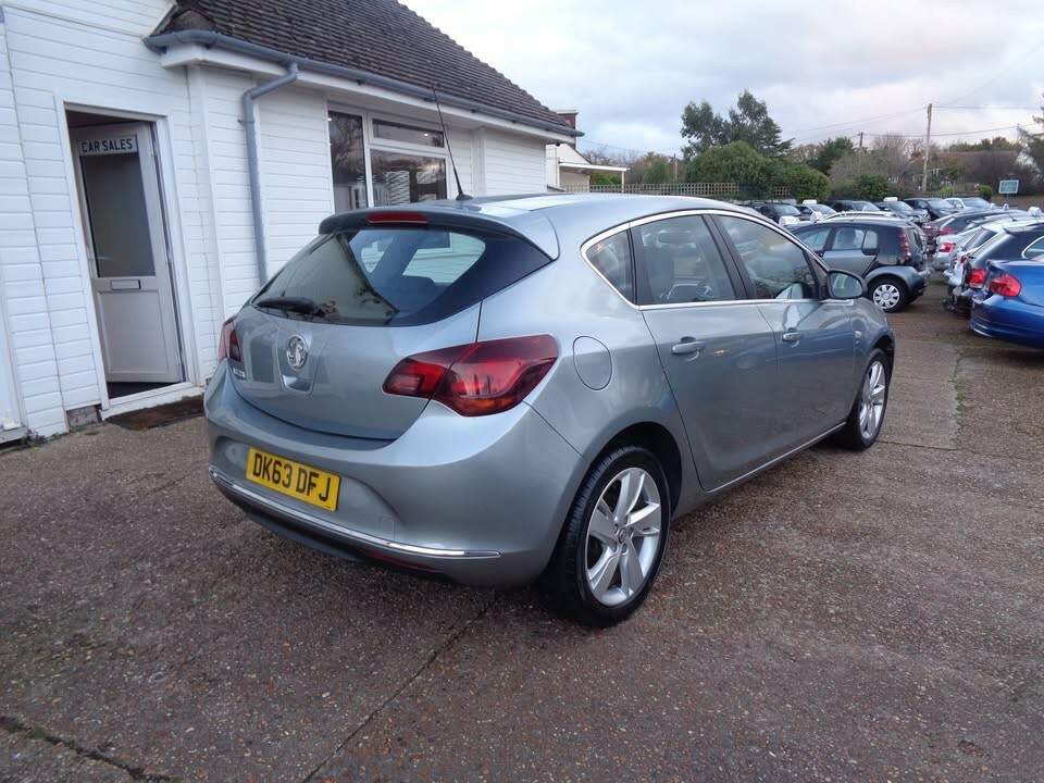Vauxhall Astra Hatchback 1.4 16V Sri 2013 Silver