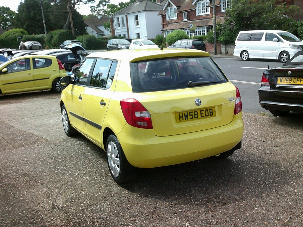Skoda Fabia Hatchback 1.2 Htp 6V 1 2008 Yellow #4