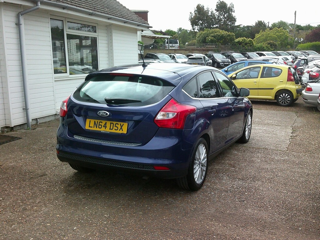 Ford Focus Hatchback 1.6 Zetec Navigator 2014 LN64DSX Blue #2