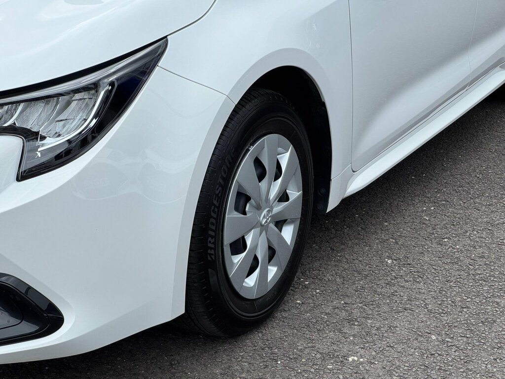 Toyota Corolla 1.8 Vvt-i Hybrid Commercial GU24VLJ White #5