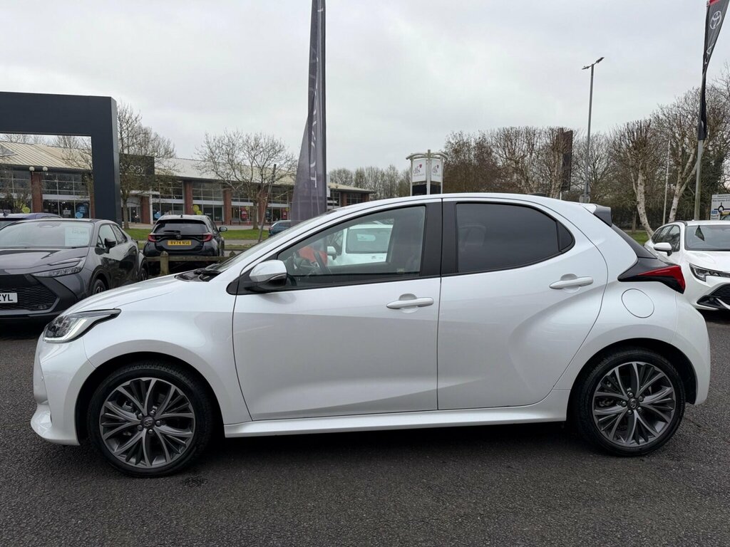 Toyota Yaris 1.5 Hybrid 130 Excel Cvt RF25SVP White #6