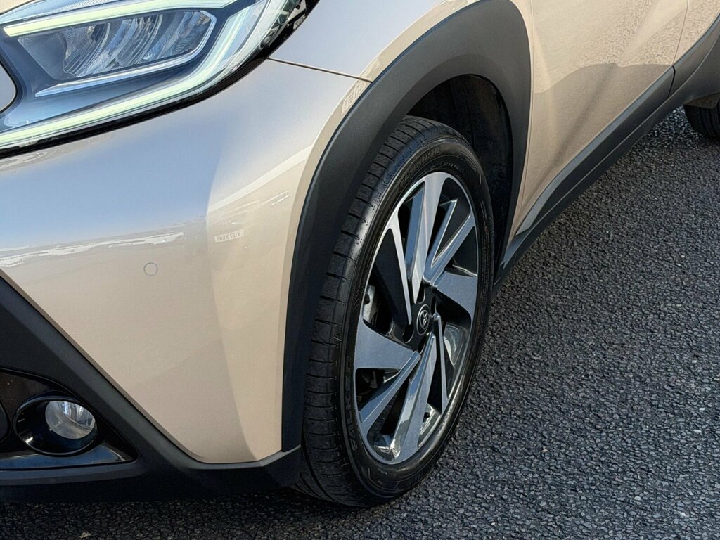 Toyota Aygo X 1.0 Vvt-i Exclusive RK74KKT Beige #3