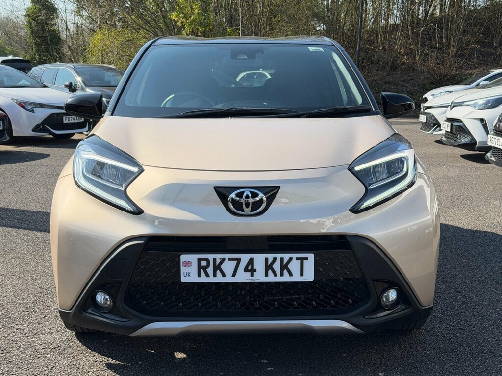 Toyota Aygo X 1.0 Vvt-i Exclusive RK74KKT Beige #2