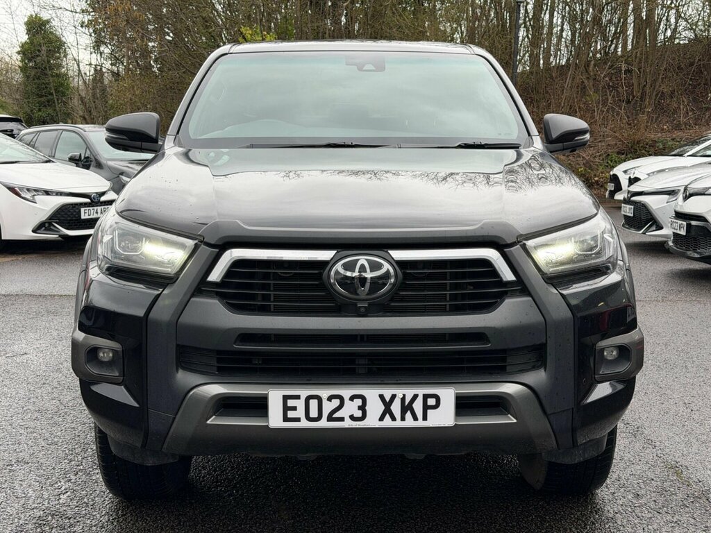 Toyota HILUX Invincible X Dcab Pick Up 2.8 D-4d EO23XKP Black #3