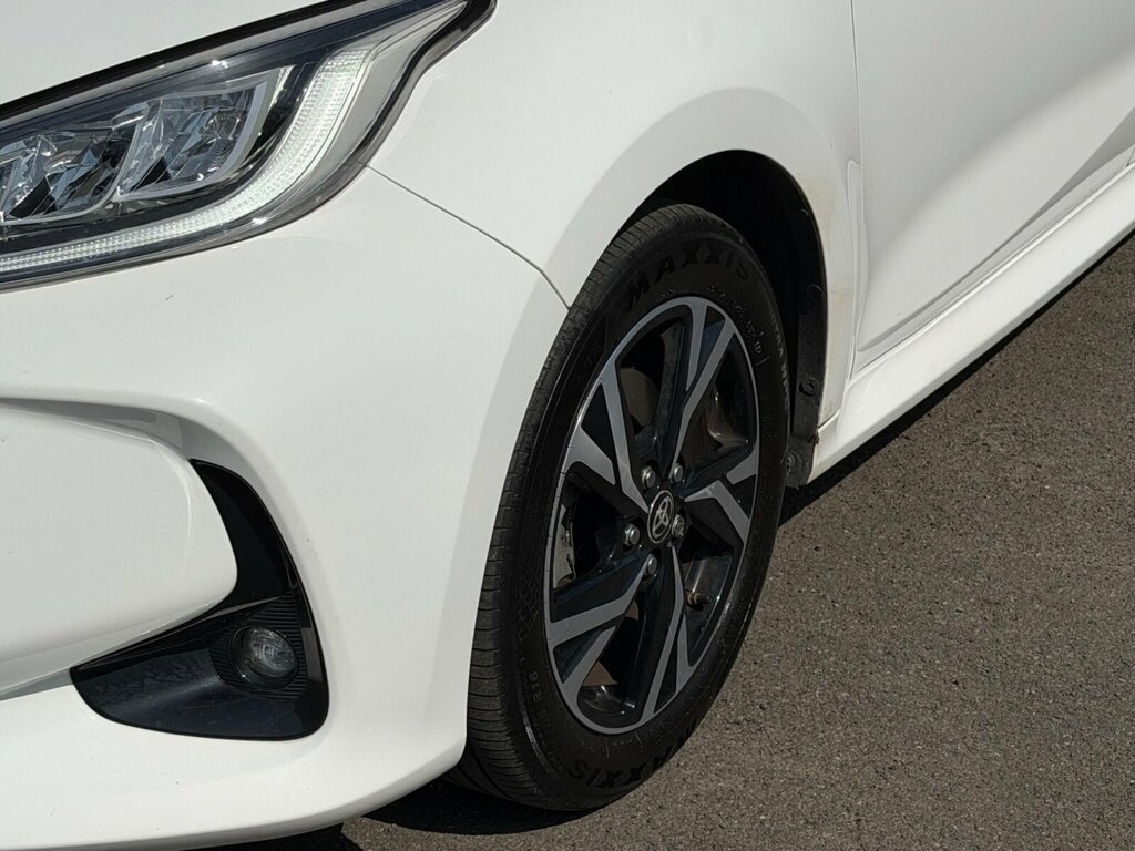 Toyota Yaris 1.5 Hybrid Design Cvt RF73UXA White #4