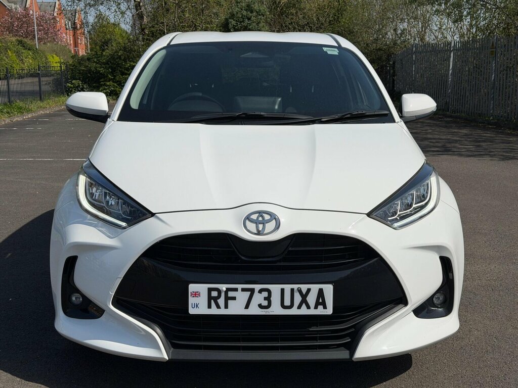 Toyota Yaris 1.5 Hybrid Design Cvt RF73UXA White #3