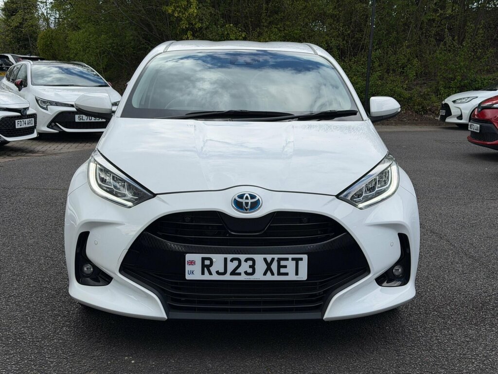 Toyota Yaris 1.5 Hybrid Design Cvt RJ23XET White #3
