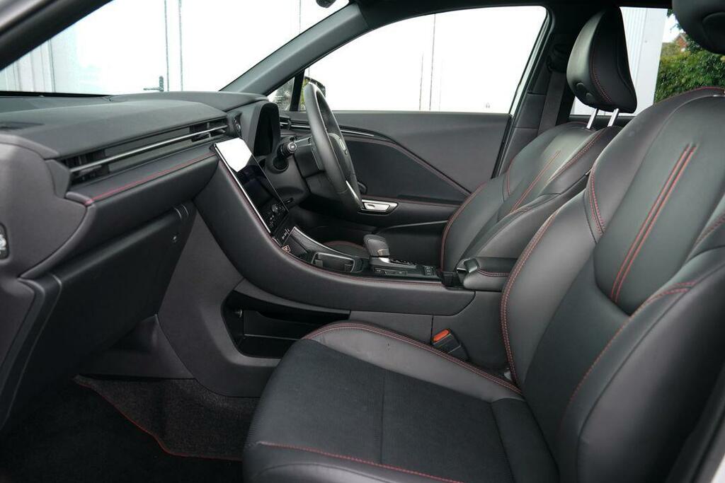 Lexus LBX Premium Silver #6
