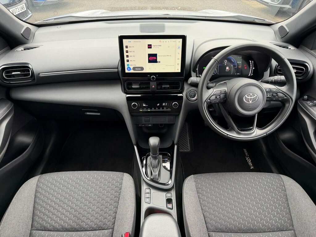 Toyota Yaris Cross 1.5 Hybrid Design Cvt FD25UCV Silver #2
