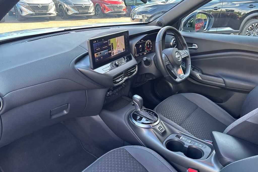 Nissan Juke 1.6 Hybrid N-connecta WP25OOA White #2