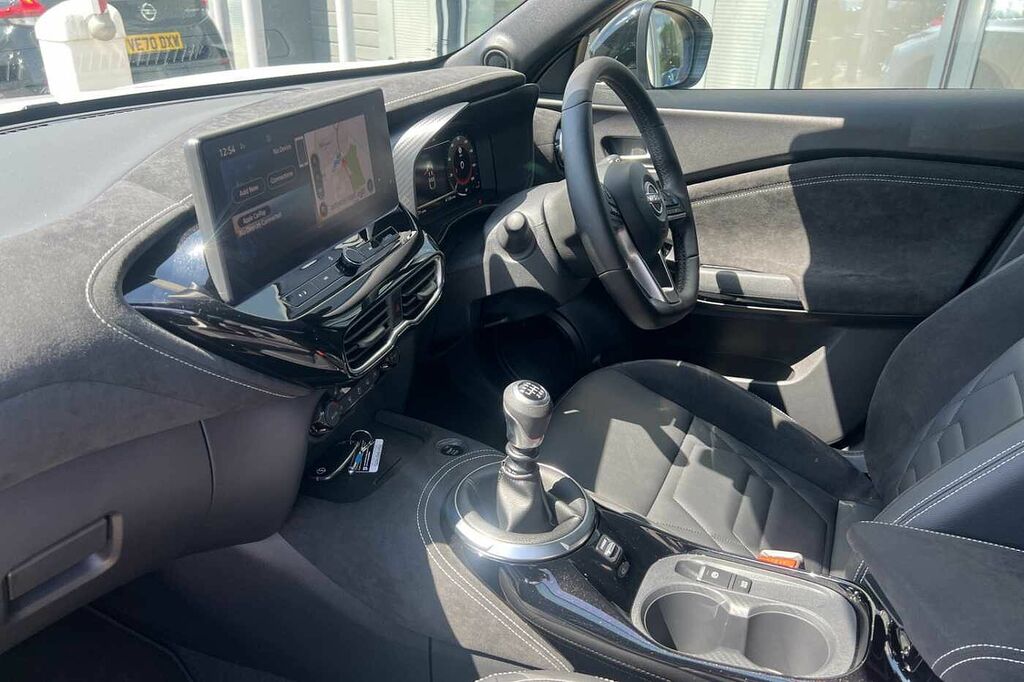 Nissan Juke 1.0 Dig-t Tekna WO75FFH White #2