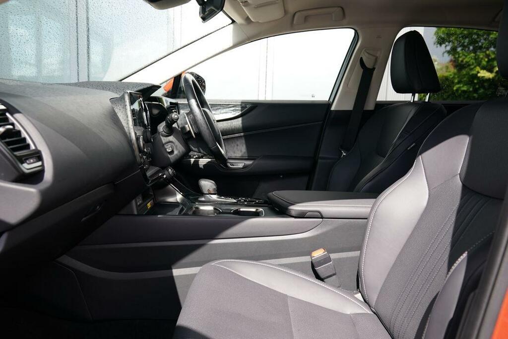 Lexus NX 350H Premium Pack VU24UDV #6