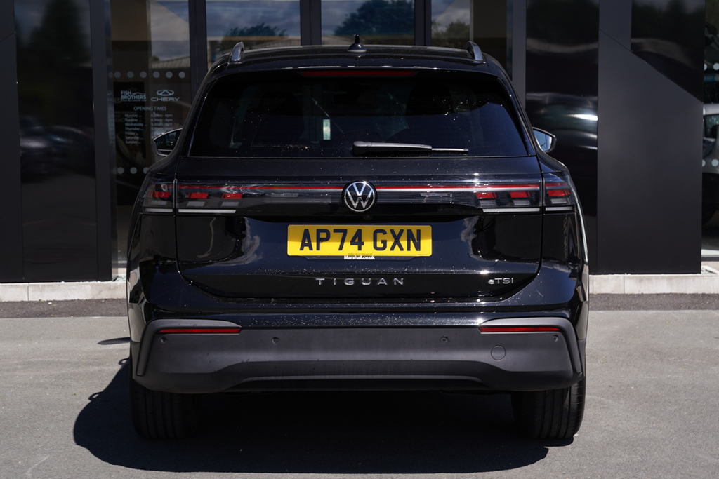 Volkswagen Tiguan 1.5 Etsi Match Dsg AP74GXN Black #3