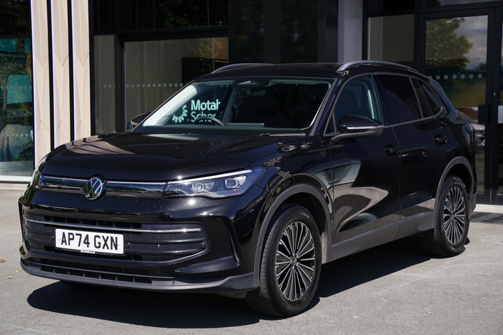 Volkswagen Tiguan 1.5 Etsi Match Dsg AP74GXN Black #4