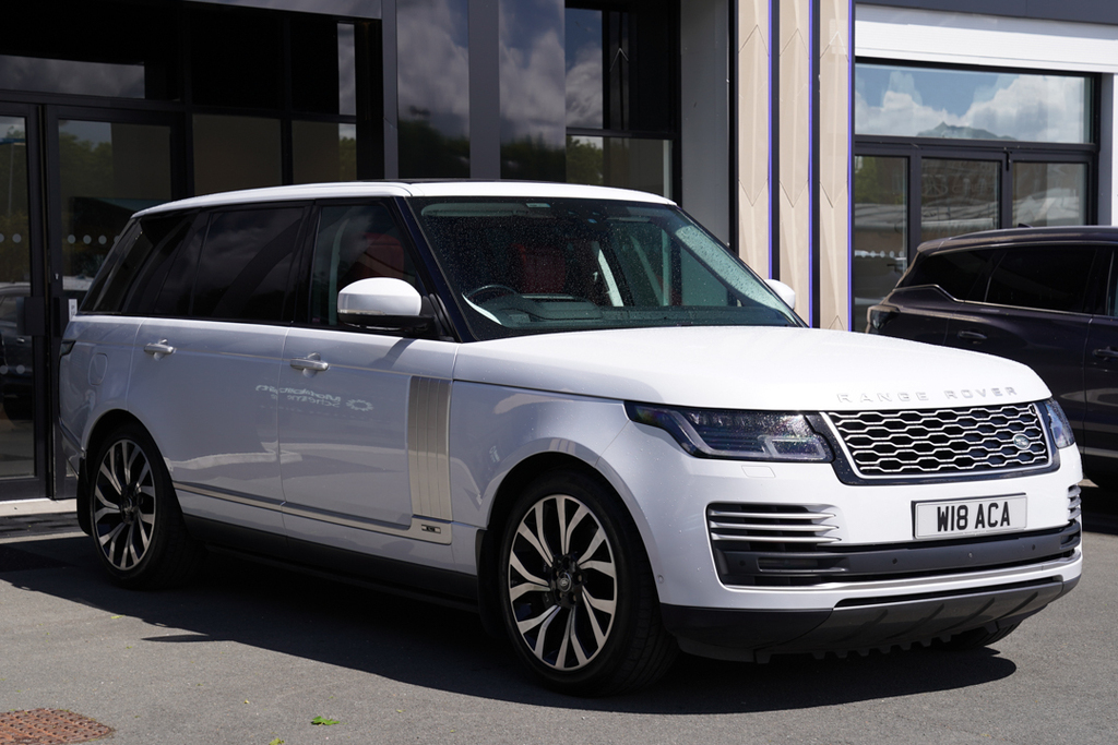 Land Rover Range Rover 2.0 P400e Lwb White